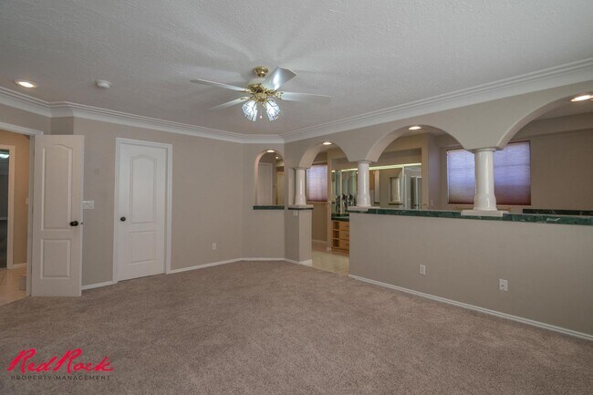 Building Photo - Spacious 6 Bedroom Home with a Balcony!