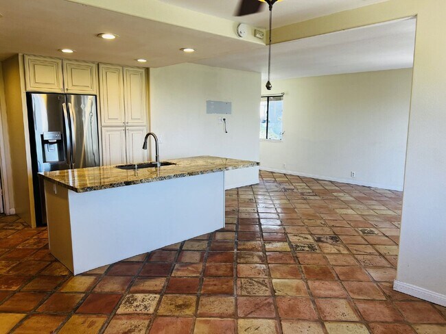 Building Photo - 3036 Avenida Christina