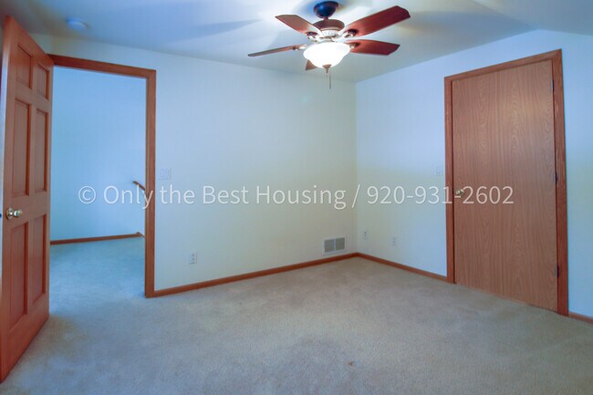 Building Photo - 611 E Burnett St