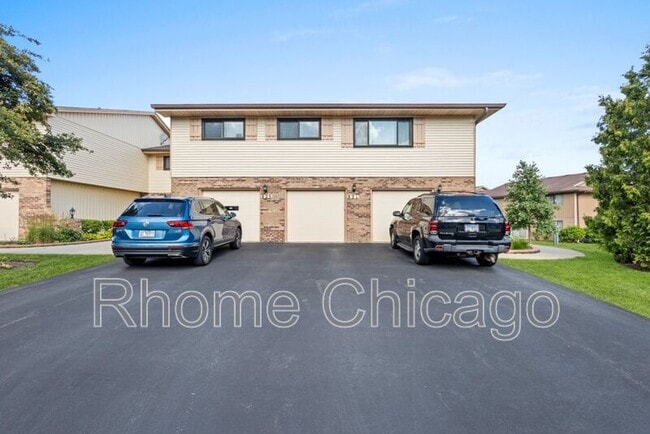 Building Photo - 821 Dighton Ln