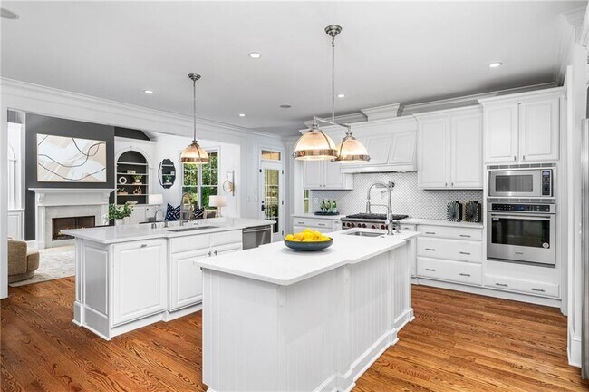 Building Photo - 4715 Westfield Dr NE