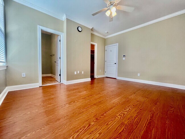 Building Photo - 3 Bedroom 2.5 Bath in the Vista