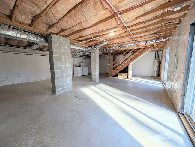 Building Photo - 5281 Barham Rd