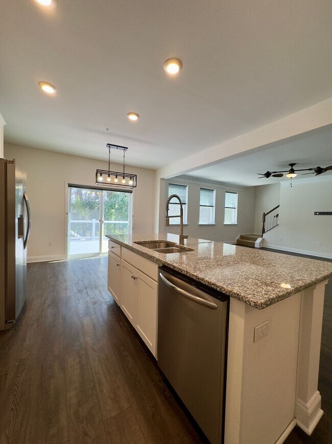 Building Photo - Charming 4 Bedroom/2.5 Bathroom Home in Bel Air, MD!