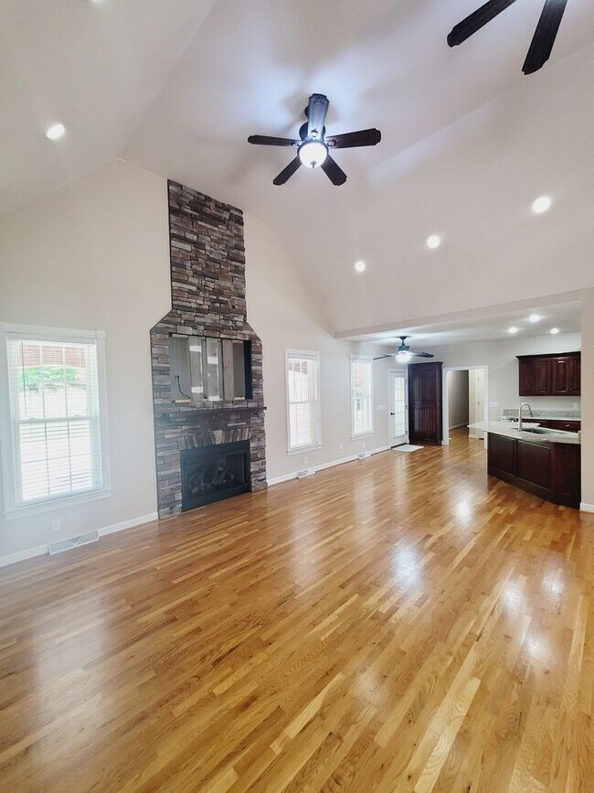 Building Photo - Beautiful Brick Ranch in Campbell County