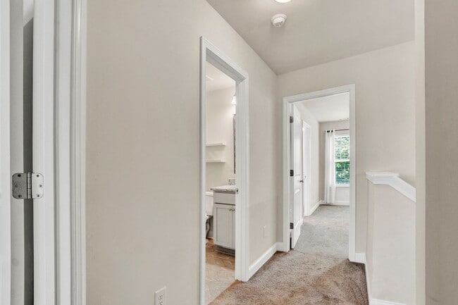 Building Photo - Walking distance to downtown Easley!