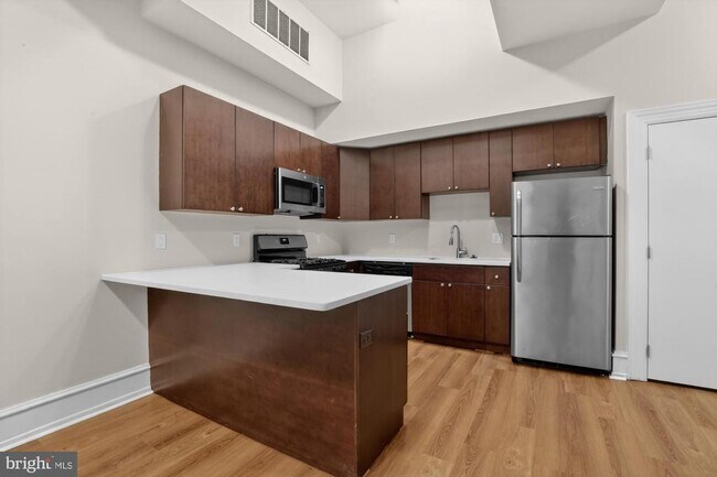 Building Photo - 2136 E Dauphin St