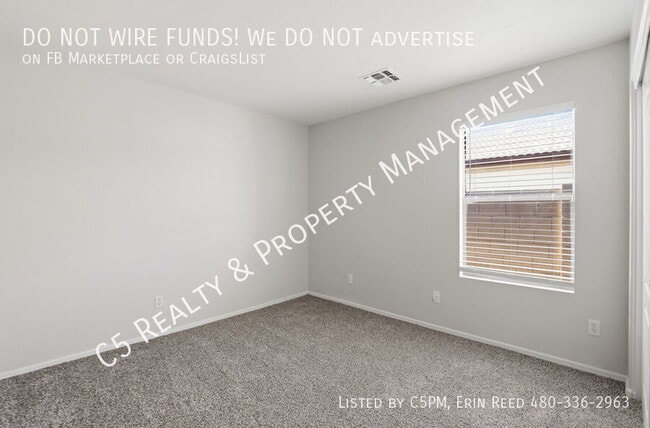 Building Photo - 12541 W Woodland Ave