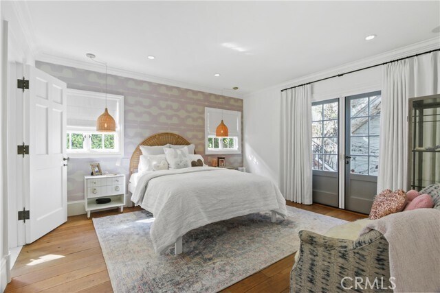 Building Photo - 464 Holly St