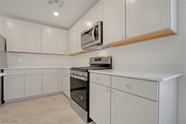Building Photo - 8452 Vulturo Ave