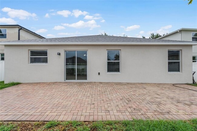 Building Photo - 13550 Laranja St