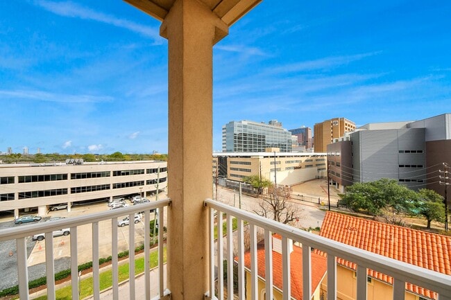 Building Photo - 2203 Dorrington St