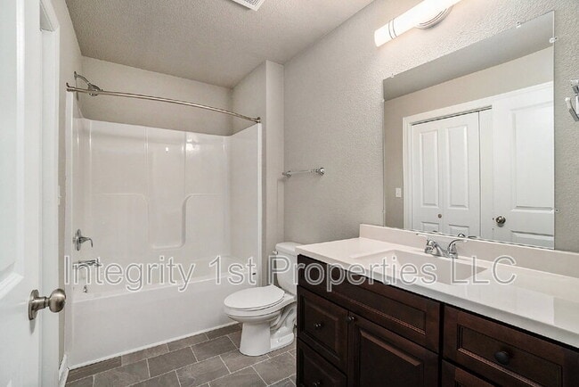 Building Photo - 6311 NE 44th St