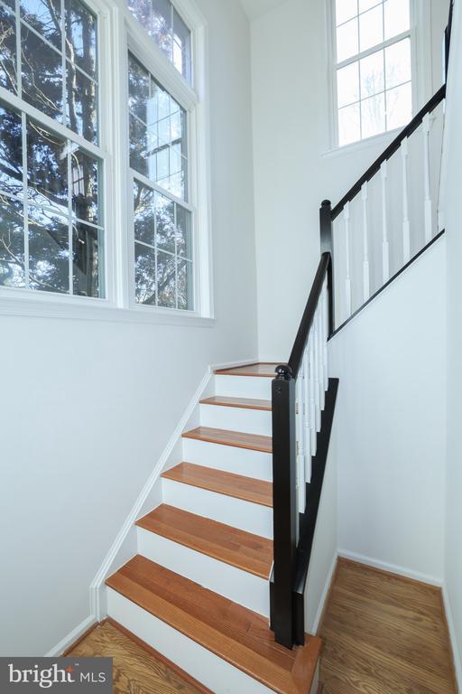 Building Photo - 47699 Whirlpool Square