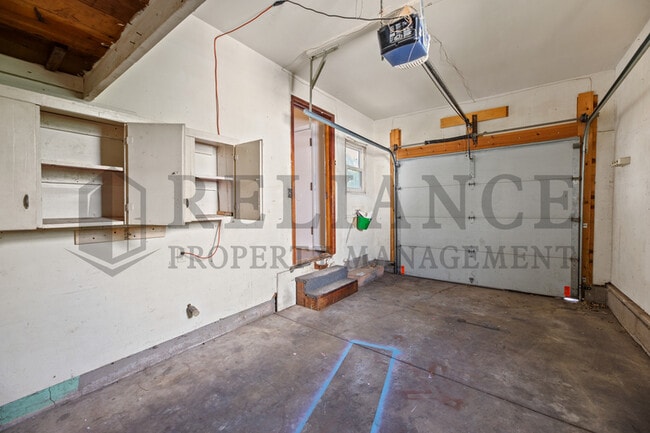 Building Photo - 3026 S Vine St