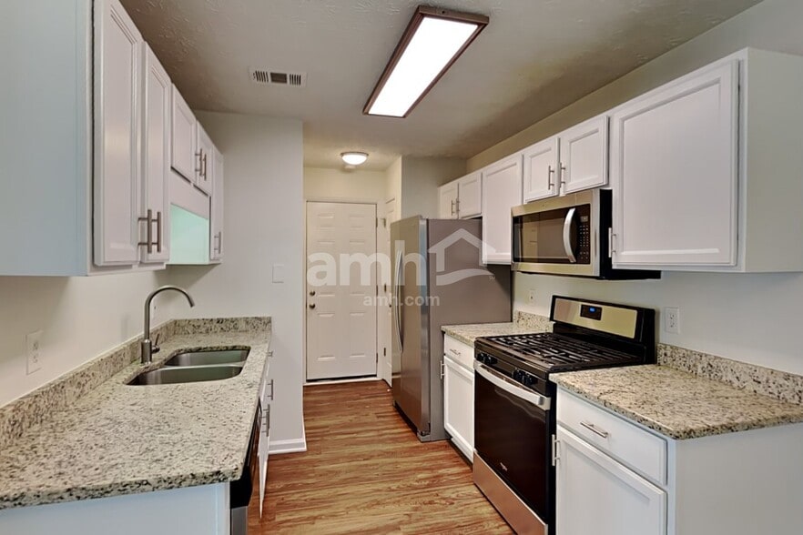 Building Photo - 205 Daventry Way