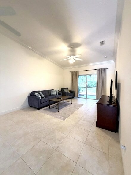 Building Photo - 9315 Bridgeport Dr