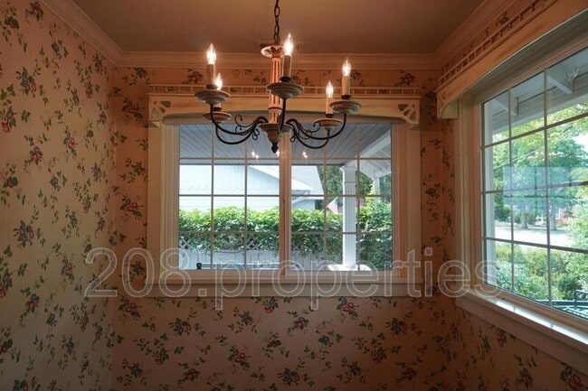 Building Photo - 2721 W Cassia St