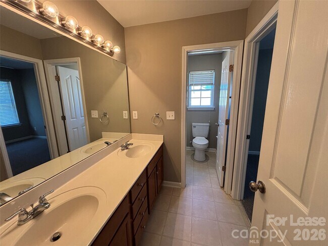 Building Photo - 169 Morning Sun Dr