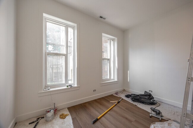 Building Photo - 1456 N Kedzie Ave