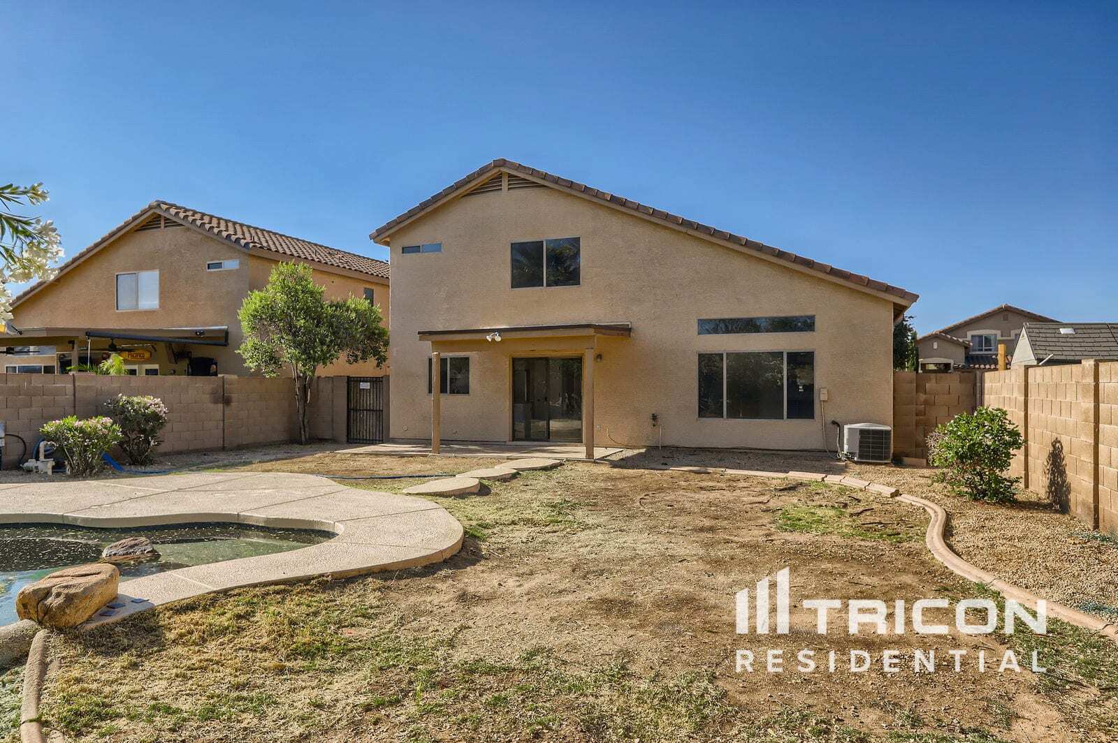 Building Photo - 15950 W Cottonwood St