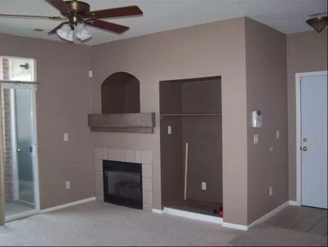 Building Photo - Commuter’s Dream! Spacious 3BD/2BA Cherry ...