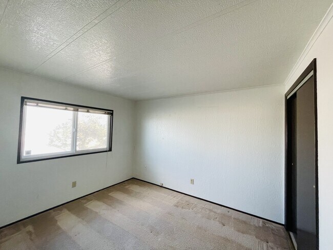 Building Photo - 852 Dodge Ln