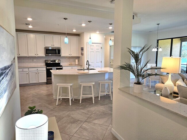 Building Photo - Seasonal Short-Term Sought after Sarasota National (Social Membership) with resort like Amenities!