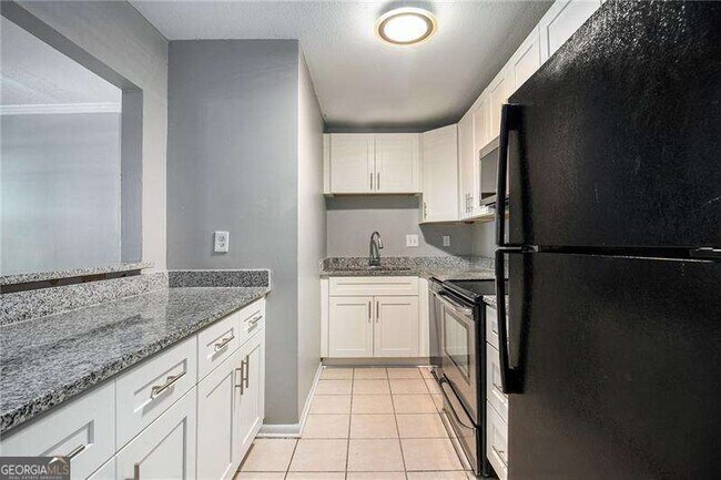 Building Photo - 3599 Woodbriar Cir