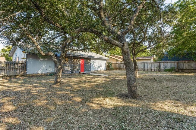 Building Photo - 2214 Winchester Dr