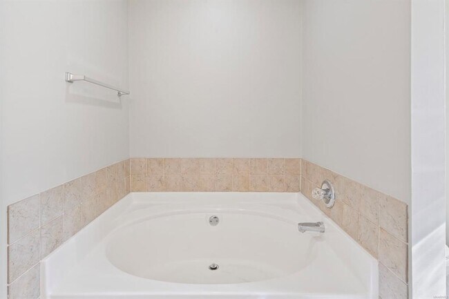 Building Photo - 1225 Westfield Ln