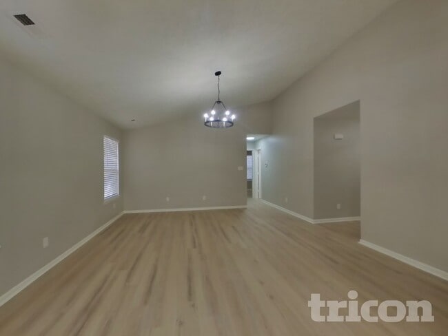 Building Photo - 1319 Country Ridge Ln