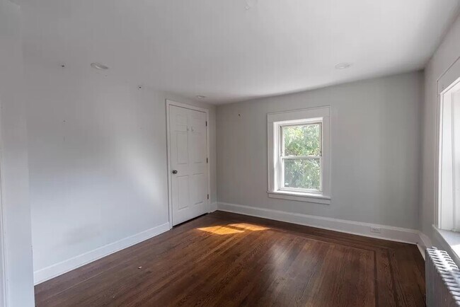 Building Photo - 208 Terrace Ave