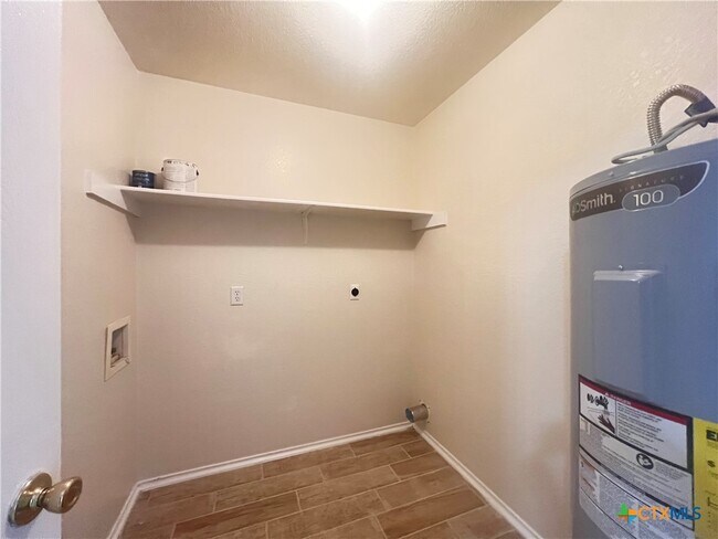 Building Photo - 4200 Alan Kent Dr