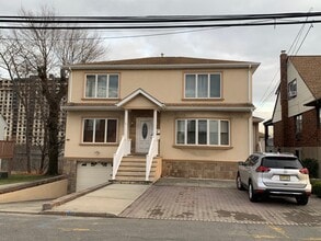 Building Photo - 336 12th St