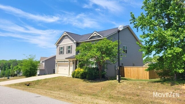Building Photo - 1021 Silver Farm Rd