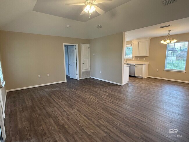 Building Photo - 14287 Lexington Dr