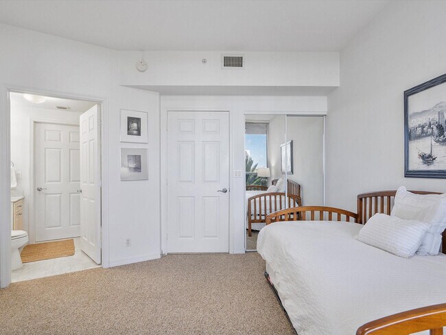 Building Photo - 3200 N Ocean Blvd