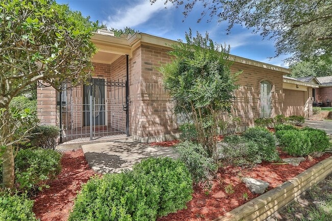 Building Photo - 10910 Scenic Dr