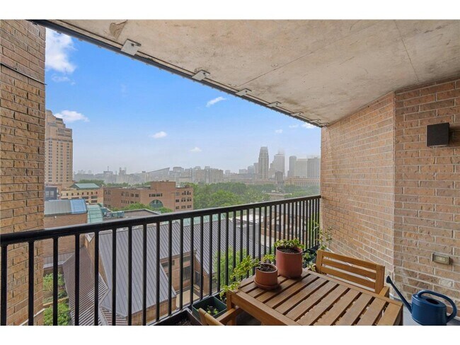 Primary Photo - 110 1st Ave NE