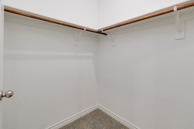 Building Photo - 600 N Carriage Hill Dr