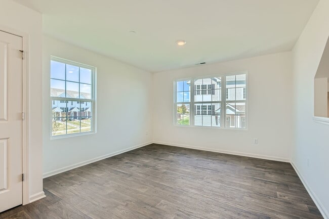 Building Photo - 3788 Bissel Dr