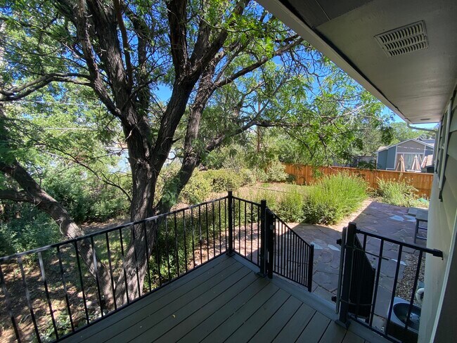 Building Photo - 1475 Chambers Dr