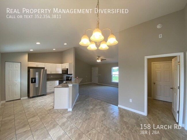Building Photo - 158 Larch Rd