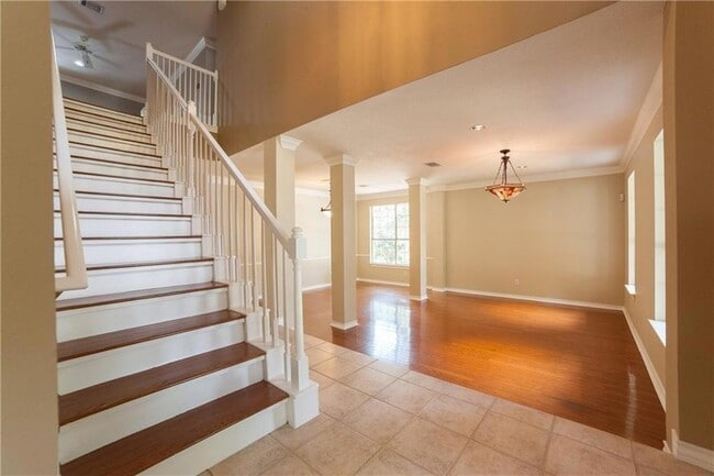 Building Photo - 1701 Idle Hour Cove