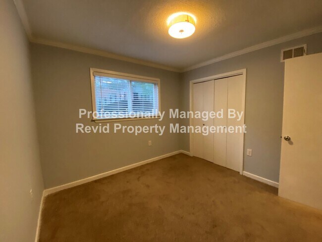 Building Photo - 36 N Auburndale St