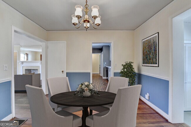 Building Photo - 1926 N Decatur Rd