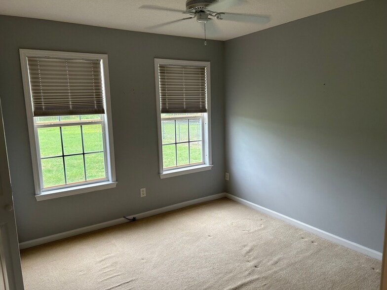 Building Photo - 3809 Doe Ln