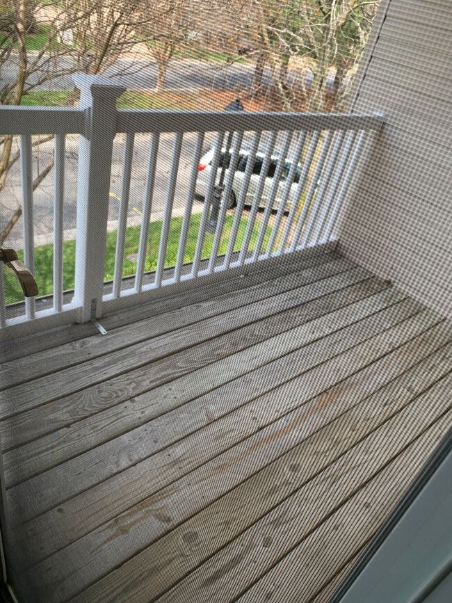 Building Photo - 3 Bedroom 2 Bathroom Condo