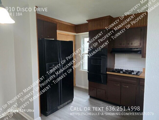 Building Photo - 910 Disco Dr